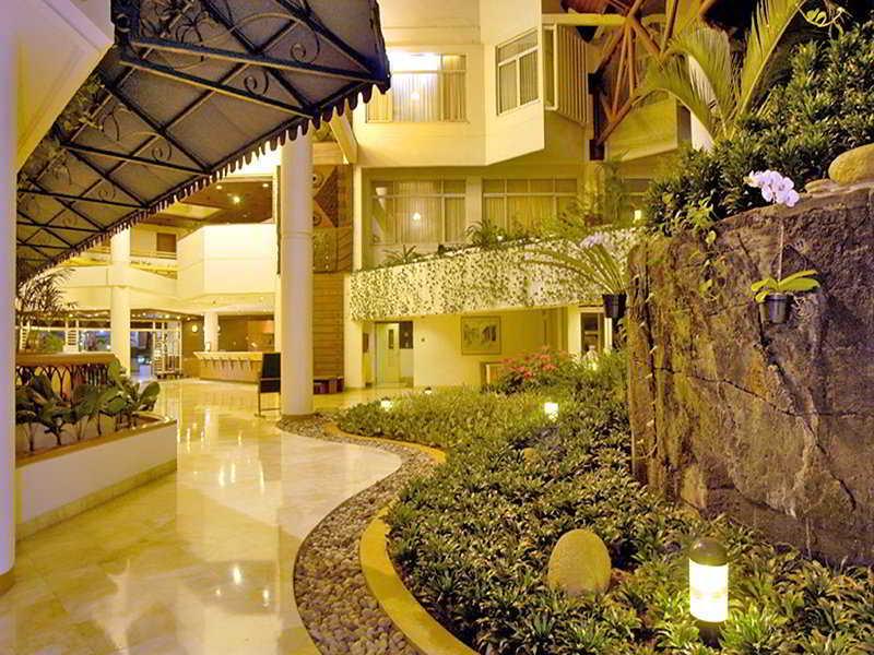 Hotel Santika Bandung Exteriér fotografie