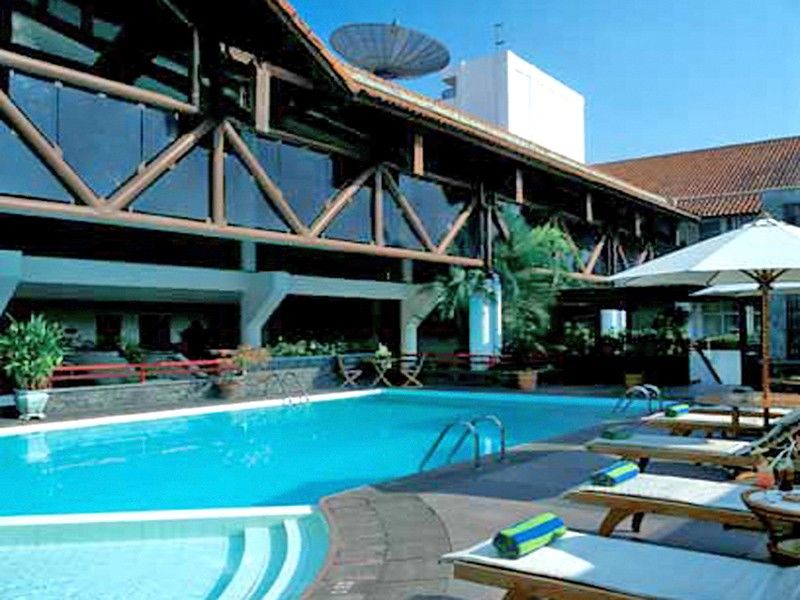 Hotel Santika Bandung Exteriér fotografie