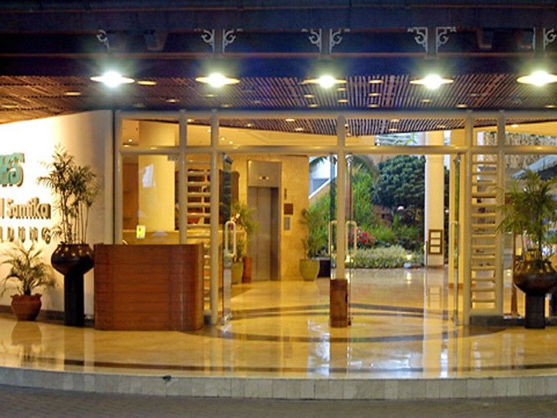 Hotel Santika Bandung Exteriér fotografie