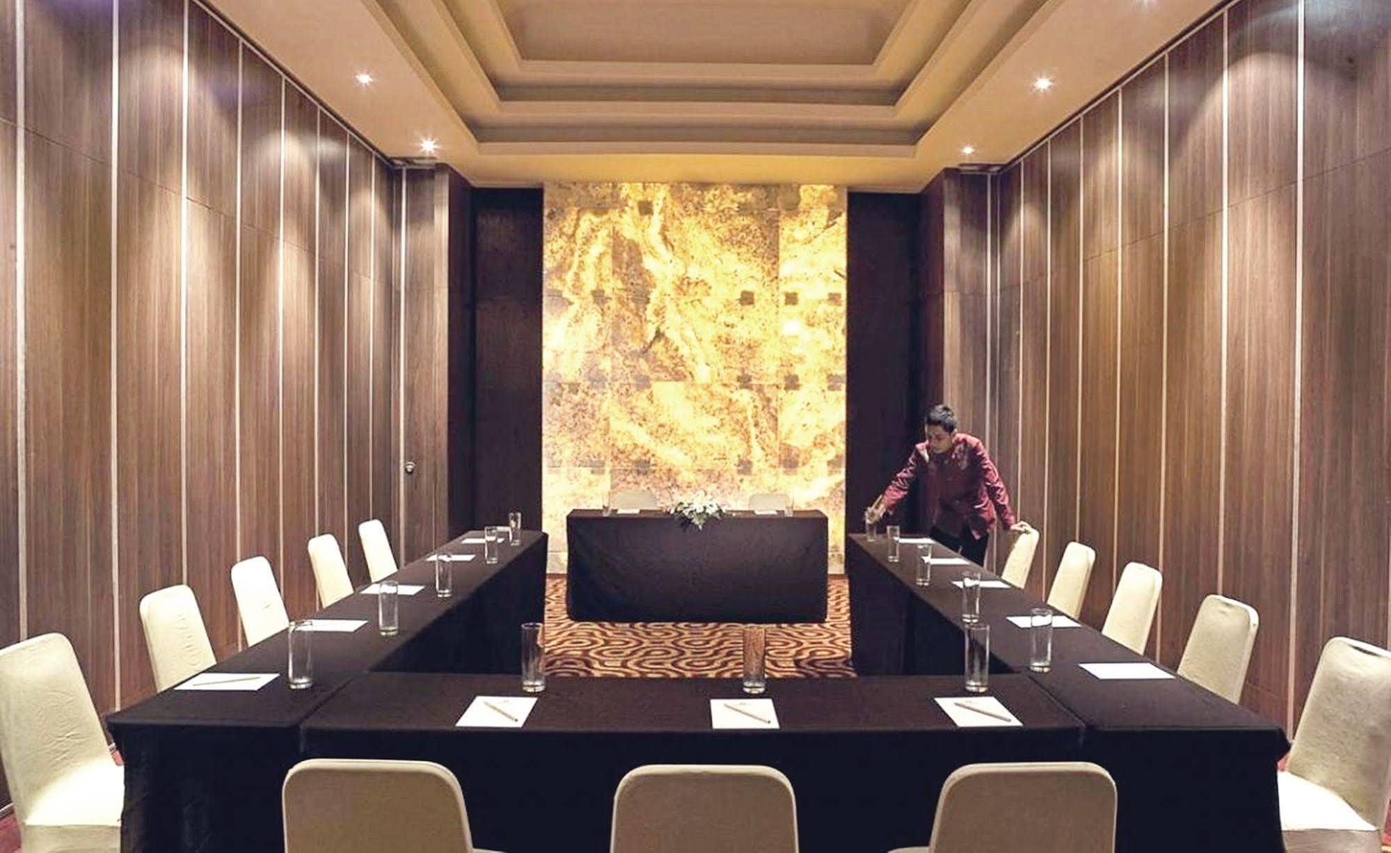 Hotel Santika Bandung Exteriér fotografie