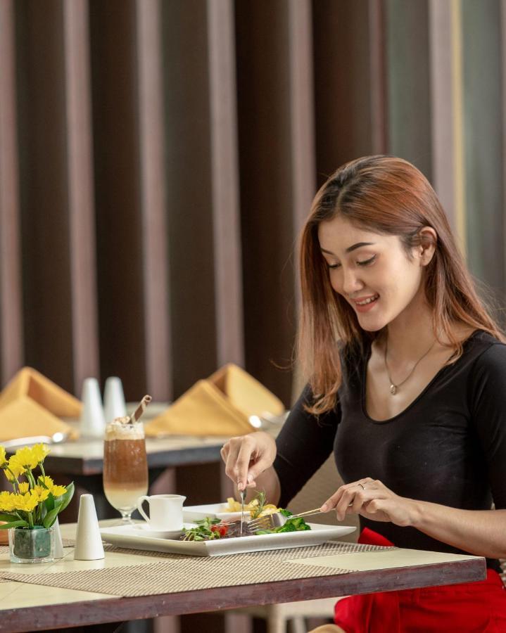 Hotel Santika Bandung Exteriér fotografie