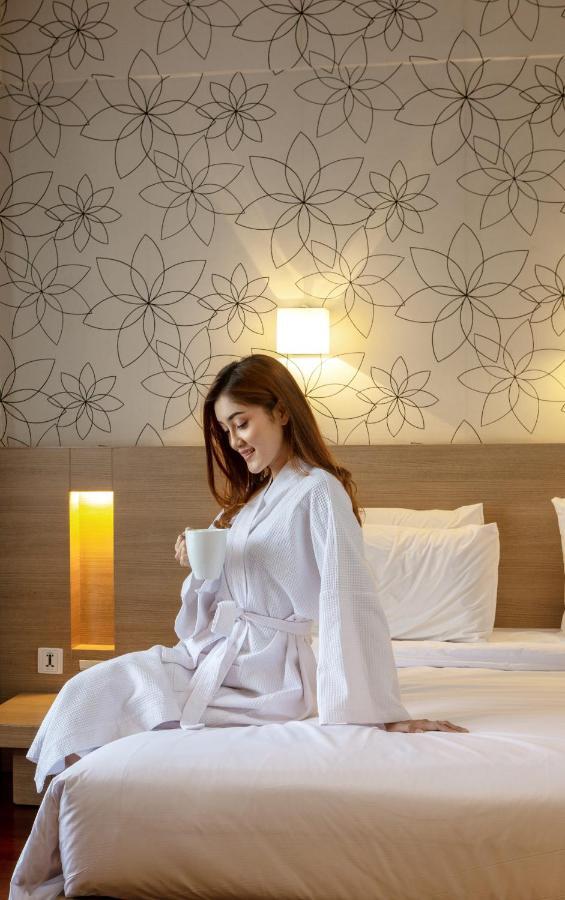 Hotel Santika Bandung Exteriér fotografie