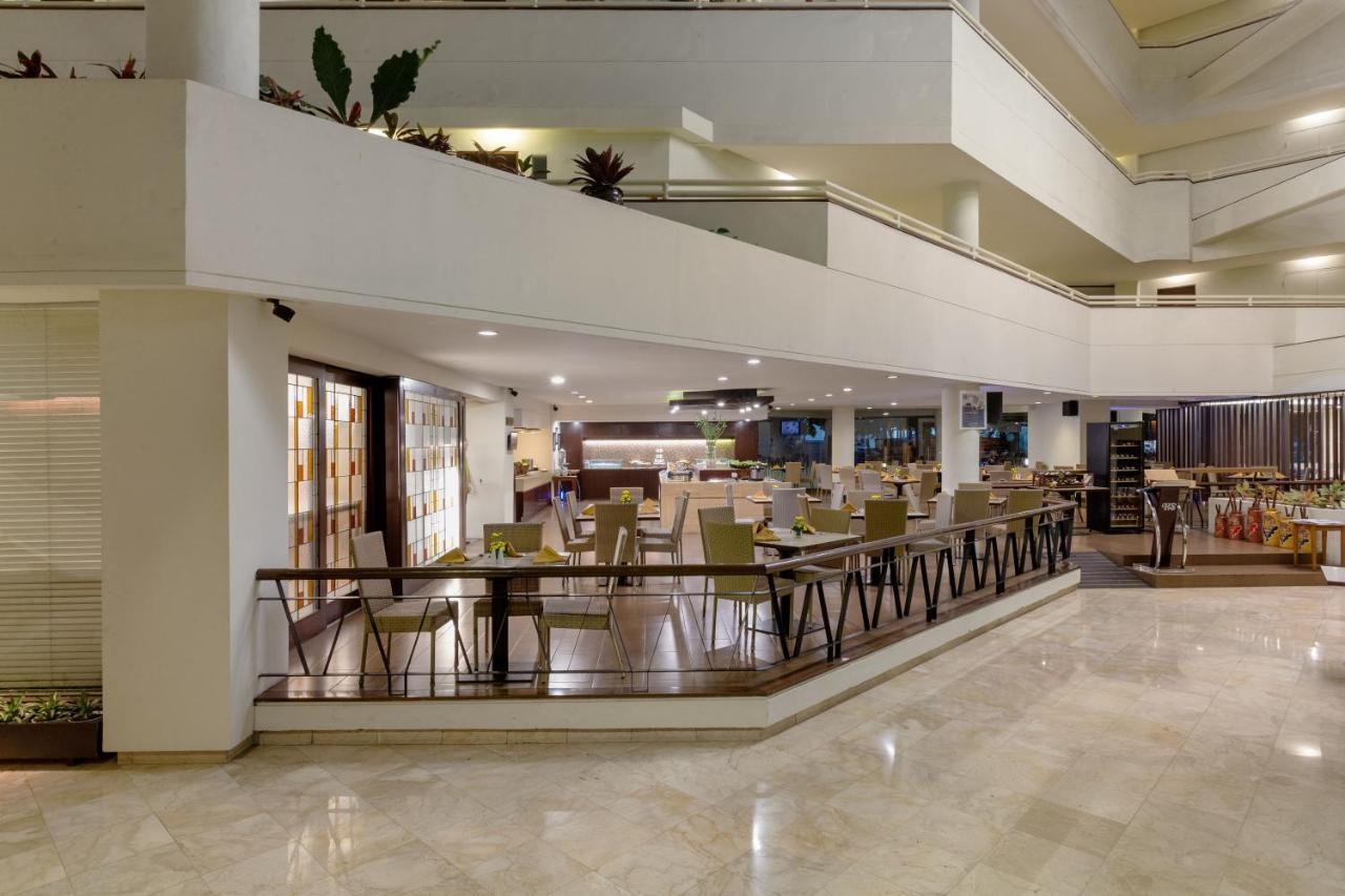 Hotel Santika Bandung Exteriér fotografie